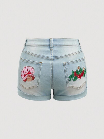 Short en jean d'été pour femmes avec ourlet à revers, motif de personnage de dessin animé et de fraise brodé, style décontracté