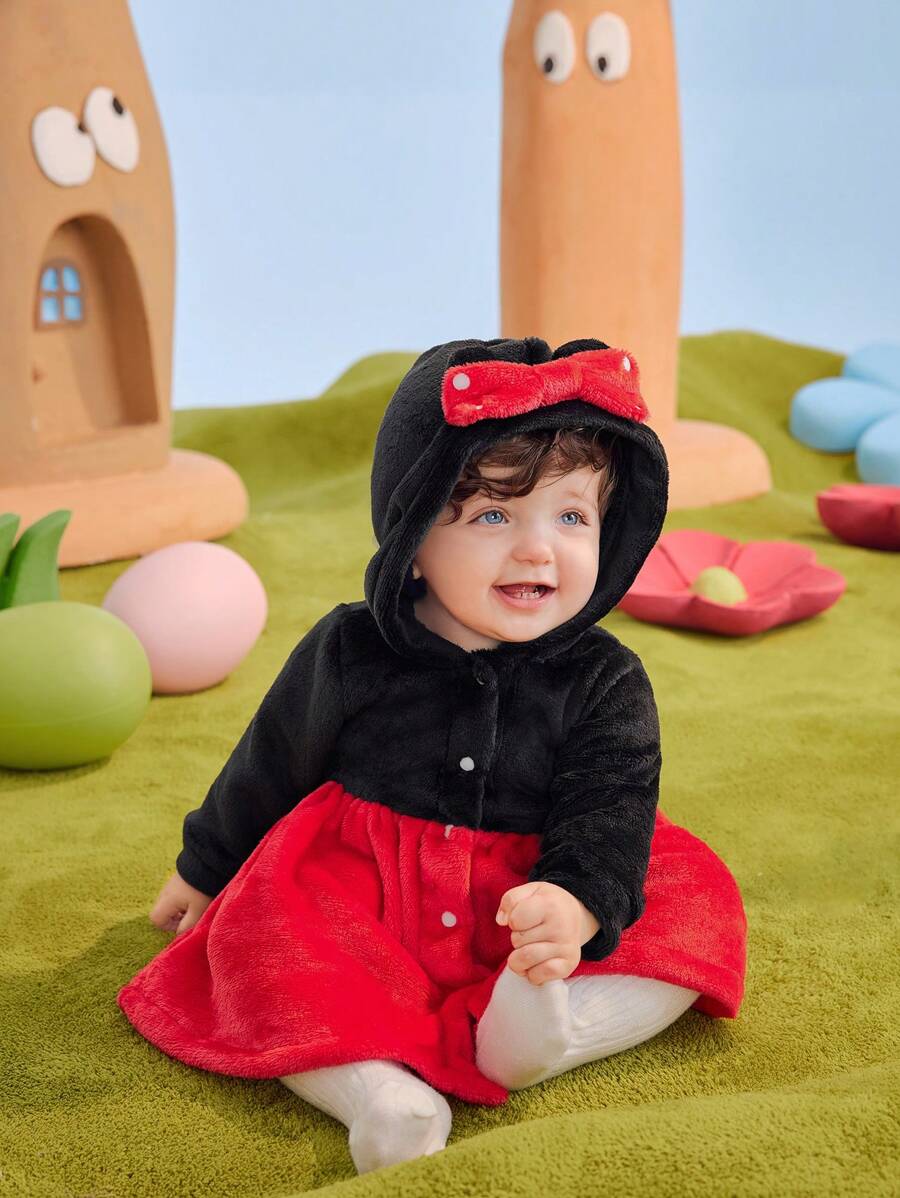 SHEIN Baby Girl Black And Red Cute Cartoon Print Patchwork Warm Plush Hooded Dress With 3D Bow,Autumn Birthday Outings,Holidays,And Parties Casual Dress - Multicolor - View 1