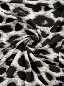 Calvaya Vestido de manga larga con escote en V, dobladillo con volantes, estampado de leopardo, talla grande