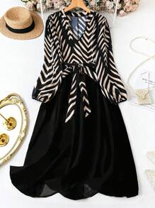 SHEIN Clasi Đầm Maxi Tay Lửng In Hoa Màu Đen Cổ Chữ V Cỡ Lớn Cho Nữ Mùa Thu - màu đen - Xem 1