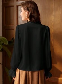 Vintamour 复古优雅女式衬衫，蕾丝拼接，V 领，长喇叭袖，荷叶边下摆和精致的珍珠纽扣，非常适合工作返校服装秋装女式衬衫秋季上衣秋季服装教师服装冬季女士复古服装白色长袖衬衫纽扣衬衫长袖上衣长袖衬衫 - 黑色 - 查看 8