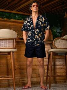 Manfinity VDAYZ 男士缺口领全印花短袖纽扣前上衣和短裤沙滩装男士夏威夷衬衫和短裤，夏威夷风