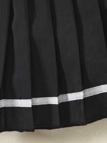 SHEIN 年轻女孩学院风字母印花保暖连帽夹克和百褶裙两件套黑色女婴套装 - 黑色 - 查看 6