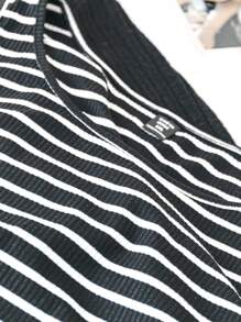 SHEIN LUNE 秋季女装大码女装套装圆领条纹印花无袖上衣和纯色长袖夹克两件套机场女士服装秋装服装套装上衣和裙子套装旅游装机场度假装 - 黑與白 - 查看 3