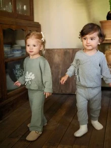 SHEIN 2pcs Baby Boys/Girls Classic Solid Color Cardigan Tie Long Sleeve Top + Solid Color Waistband Free Gray Pants Set, Spring/Fall