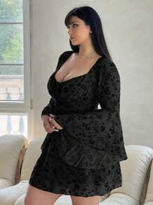 SHEIN MOOSTA Plus Size Elegant Floral Flocked & Mesh Flare Sleeve Dress, Autumn - Black - View 4