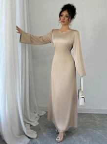 Rafferiza 性感腰部收紧圆领长袖修身连衣裙长款缎面女式服装 - 杏色 - 查看 1