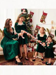 SHEIN Baby Girl Mother-Daughter Dresses, Vintage Elegant Velvet Lace Patchwork Sweetheart Neck Long Sleeve A-Line Smock Dress, Balloon Sleeve Ruffle Hem Party Dress For Holiday, For Christmas