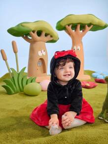 SHEIN Baby Girl Black And Red Cute Cartoon Print Patchwork Warm Plush Hooded Dress With 3D Bow,Autumn Birthday Outings,Holidays,And Parties Casual Dress - Multicolor - View 5