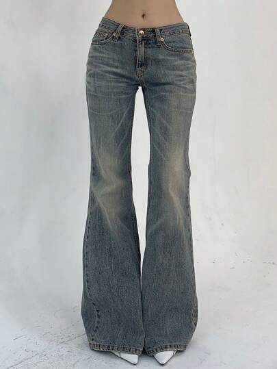 DAZY Women's Front Button Pocket Simple Casual Flared Jeans