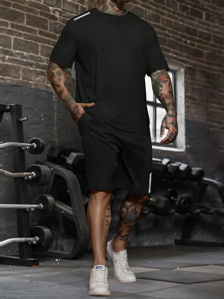 Manfinity Running Plus Size Men's Contrast Color Crew Neck Short Sleeve T-Shirt And Shorts Sports Set - Black - View 1