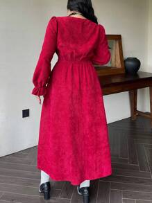 SHEIN Clasi 大码优雅红酒中长连衣裙，高腰，灯笼袖，纽扣细节，褶皱领和厚灯芯绒面料，适合秋冬季派对、会议、约会 - 酒紅色 - 查看 3