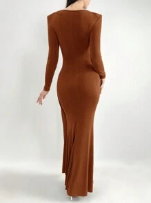 Modelyn 女士纯色圆领长袖扭纹简约休闲连衣裙长款晚礼服 - 鏽棕色 - 查看 3