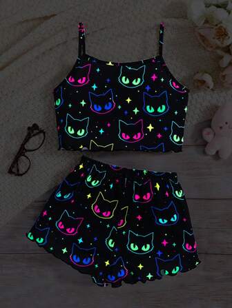 SHEIN 2 pièces Ensemble de vêtements de nuit décontractés pour fille, avec débardeur imprimé de chat fluorescent de dessin animé et short à volant