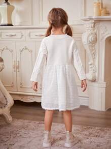SHEIN Kleine Mädchen Kleid mit cremeweiß einfarbiger Patchwork, flauschiger strukurierte Zopfstrick-Optik und Langarm