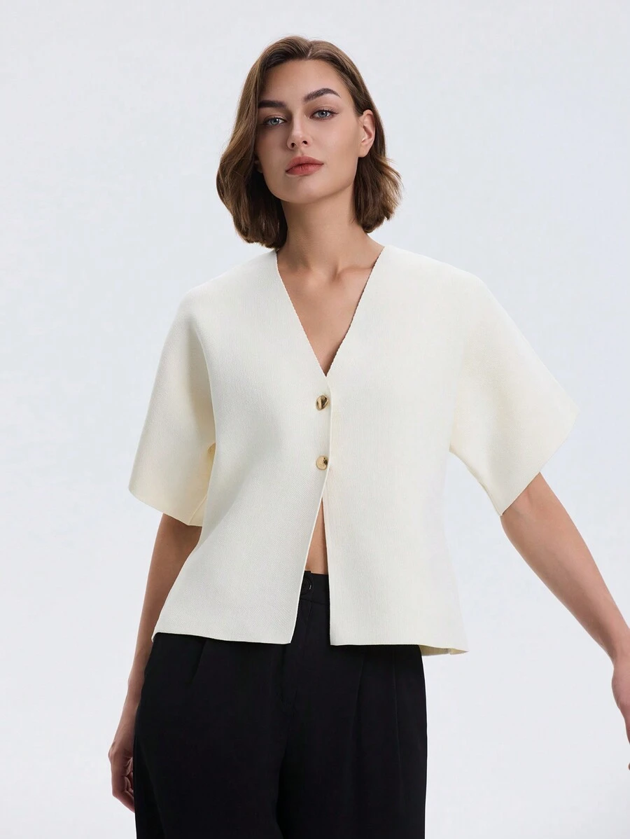 1pc Solid Color Front Button Minimalist Casual Dolman Sleeve Knit Top Spring