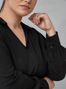 SHEIN Clasi 大码女式纯色简约日常穿着优雅 V 领长袖衬衫 - 黑色 - 查看 2