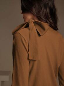 Anewsta 女士优雅纯色蝴蝶结肩部设计套头衫，适合秋季、冬季、外出、休闲、正式、派对、时尚、新年、圣诞节、工作、毕业、婚礼 - 棕色 - 查看 2