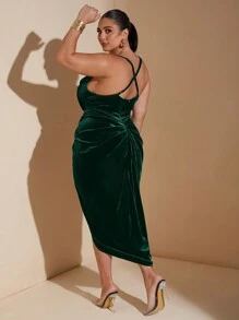 SHEIN BAE 女式常规加大码优雅派对节日活动垂坠高开衩荷叶边下摆天鹅绒连衣裙，女士生日礼服 - 墨綠色 - 查看 2