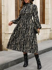 SHEIN Clasi 加大码时尚全印花立领灯笼袖连衣裙，秋季长款女装秋季服装 - 黑與白 - 查看 1