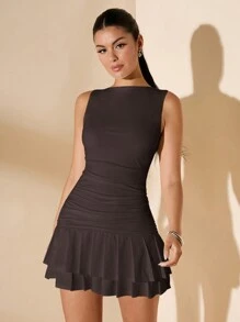 SHEIN BAE Vestido curto branco justo e franzido de duas camadas com design franzido, sem mangas, de cor sólida, para verão e outono