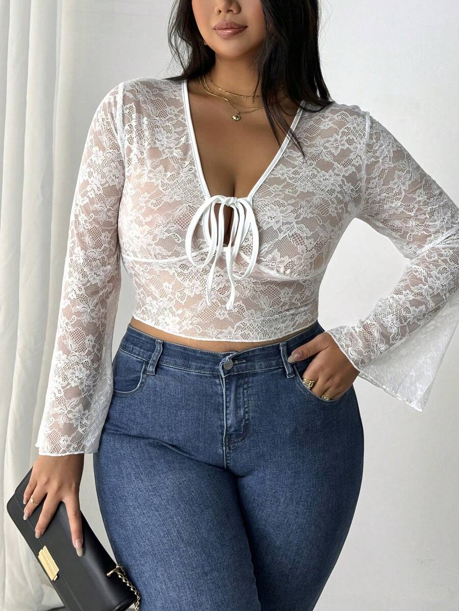 SHEIN Privé Áo cánh ren xuyên thấu cổ chữ V gợi cảm cỡ lớn, dáng vẻ hẹn hò lãng mạn, áo tay chuông - trắng - Xem 1