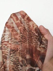 Maweii Blusa de talla grande para mujer con estampado de leopardo y parches, con detalles contrastantes y esponjosos