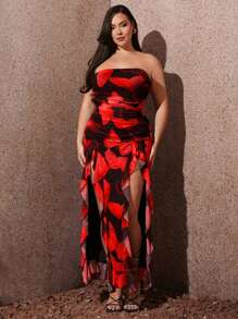 SHEIN SXY Vestido sin tirantes con abertura alta, ruedo con volantes y estampado de mariposa, talla grande para vacaciones de verano - Rojo - Ver 4