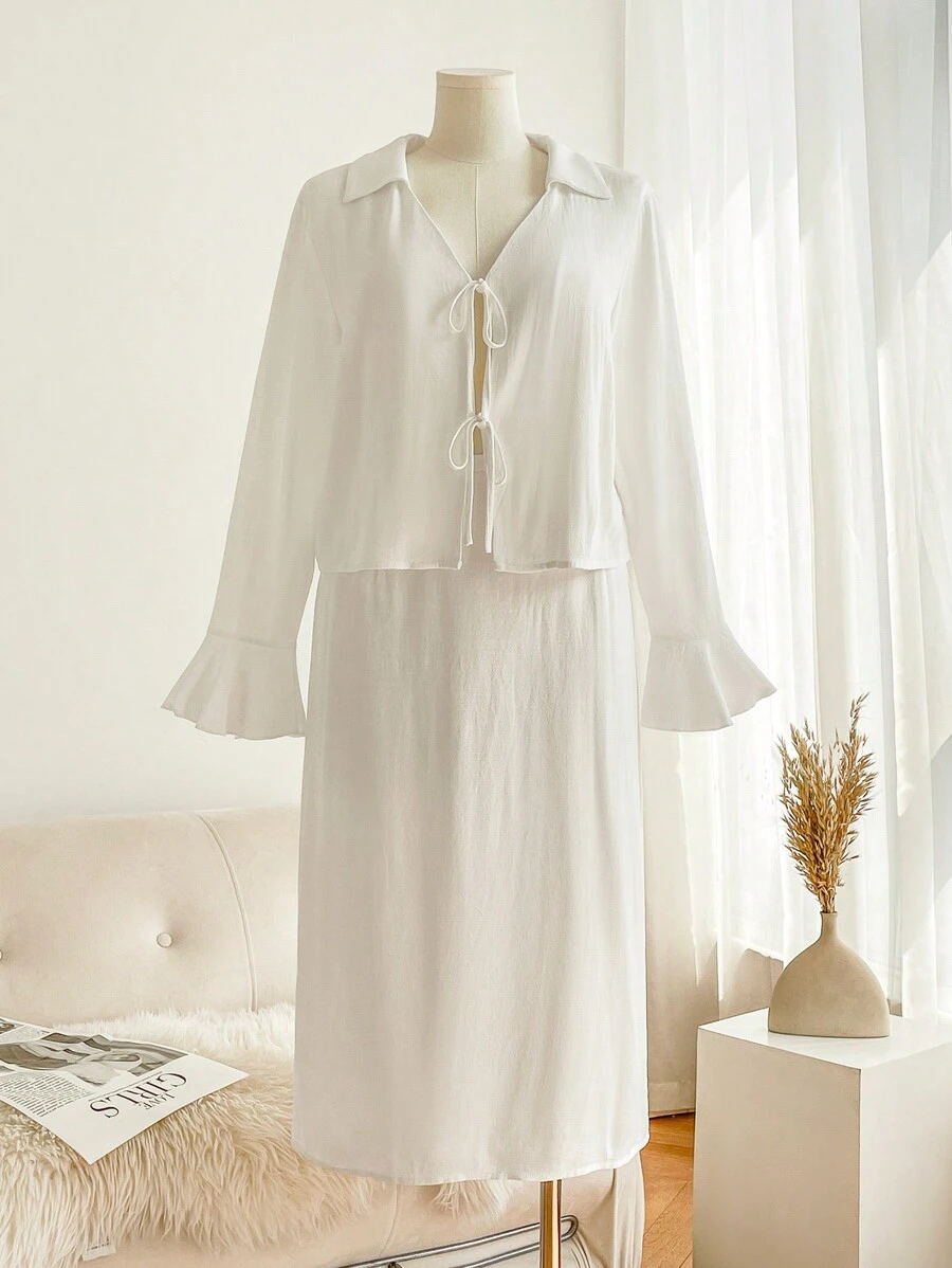 SHEIN Frenchy Trang phục thường ngày cỡ lớn mùa thu, Quần áo mùa thu, Quần áo mùa thu cho phụ nữ, Trang phục du lịch sân bay, Bộ 2 váy và áo sơ mi tay chuông màu trơn, Mùa xuân và mùa thu - trắng - Xem 1