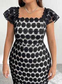 SHEIN Privé Đầm ôm body tay bèo ren cỡ lớn - màu đen - Xem 7