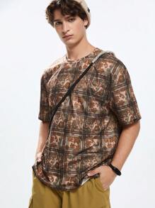Manfinity VCAY Men's Knitted Casual Loose Fit Retro Print Short Sleeve T-Shirt - Camel - View 1