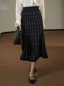 Aveloria Modichic Chân váy xếp ly cạp cao thêu họa tiết Pháp thanh lịch - màu đen - Xem 4