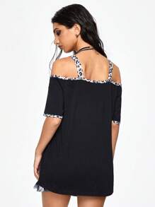ROMWE Camiseta holgada para mujer de 2 en 1 con estampado de calavera y letras fuera del hombro