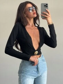 Aloruh Czarny głęboki dekolt w serek z metalicznym wzorem Slim Fit dla kobiet T-shirt