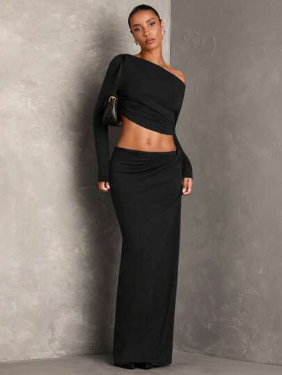 SHEIN BAE Women Grey Solid Color Date Night Simple Elegant Comfortable Knitted Asymmetric Neck Ruched Top And Low Waist Twisted Skirt Elegant Ladies Suit/Fall Two Pieces Sets/Top And Skirt Set/Knit Set,Valentine's Day,Valentine Outfits For Women