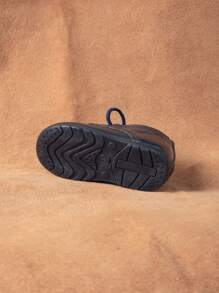 可爱舒适的平底鞋适合室内和室外散步、婴儿和幼儿