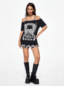 ROMWE Camiseta holgada para mujer de 2 en 1 con estampado de calavera y letras fuera del hombro