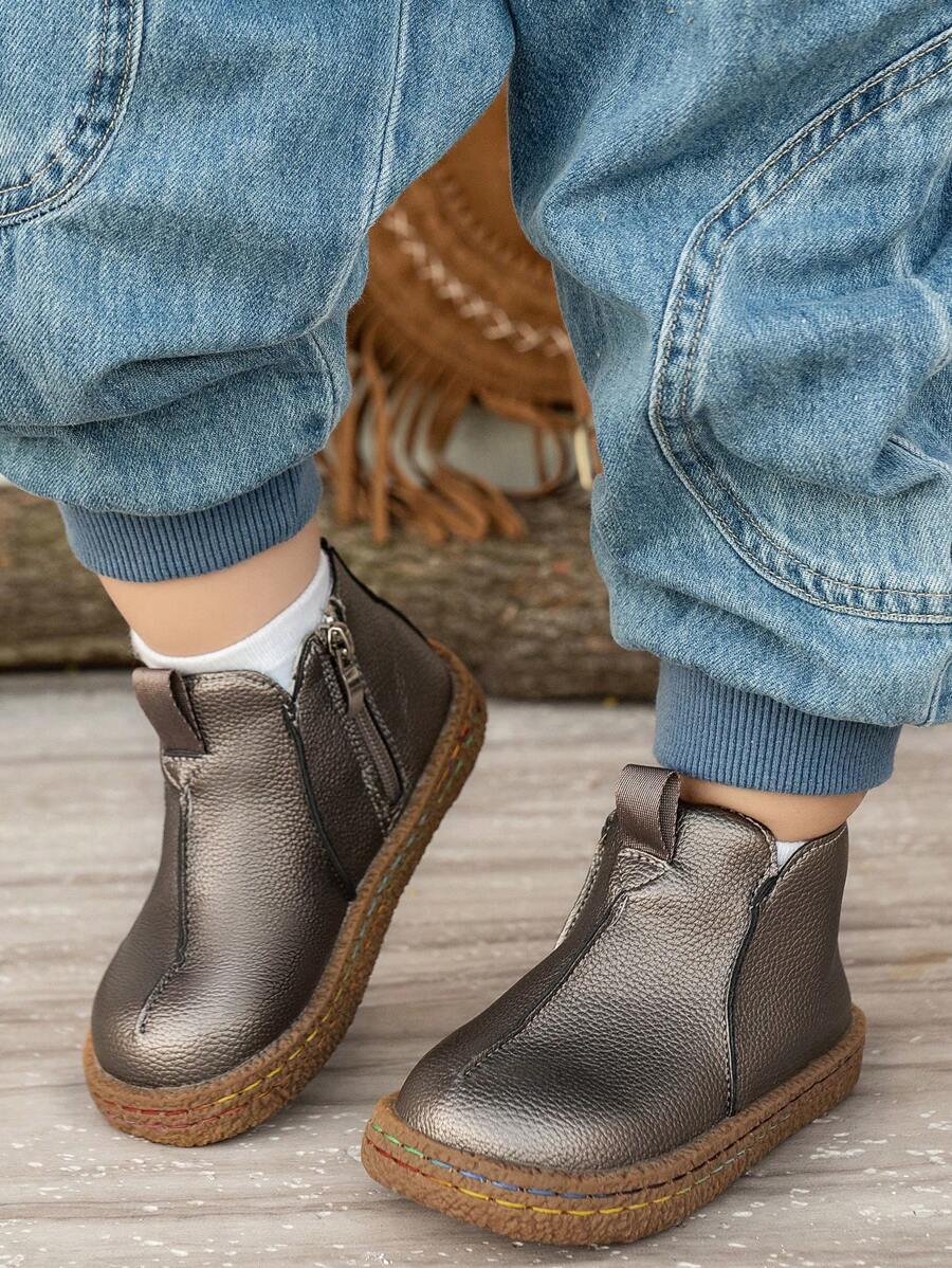 1 双儿童/幼儿舒适简约平底防滑踝靴，适合秋冬季户外活动