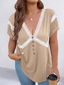 SHEIN LUNE 大码女式拼色蕾丝拼接短袖 T 恤 - 卡其色 - 查看 5