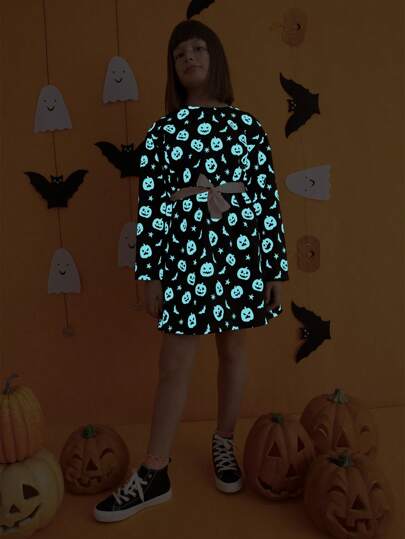 SHEIN Tween Girls Glow-In-The-Dark Pumpkin Print Round Neck Long Sleeve Swing Waist Black Sweatshirt Dress, Cute And Fun For Fall And Winter Halloween