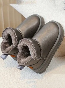 1 双防滑舒适平底圆头儿童雪地靴