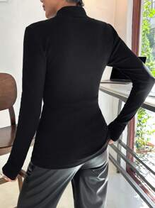 EURMUSE Top côtelé ajusté noir avec détails de boutons dorés - Noir - Voir 2