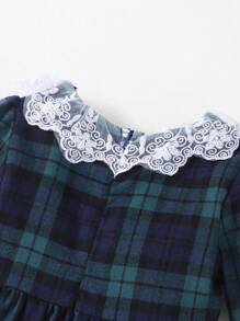 SHEIN 女婴优雅宫廷风蕾丝领格子柔软羊毛连衣裙，适合外出、圣诞节、生日、1 岁生日礼物 - 墨綠色 - 查看 4