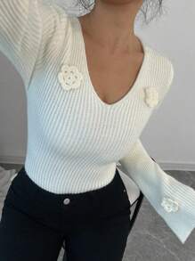 Chiquease 女士手工钩织花卉V领修身毛衣，秋冬季针织套头衫 - 杏色 - 查看 5