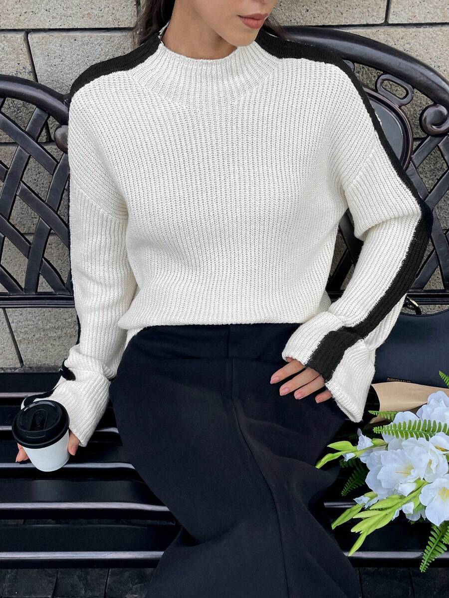 Chiquease Suéter de cuello alto casual de manga larga con bloques de color, suéter de punto para otoño e invierno - Blanco y Negro - Ver 1
