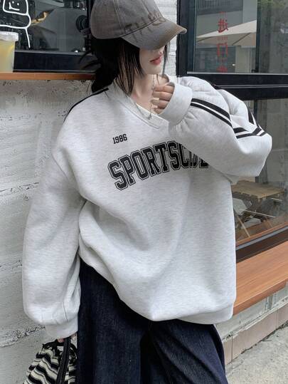 DAZY Women's Fleece-Lined V-Neck Letter Print Slouchy Sweatshirt