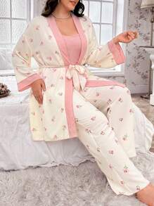 CottageSlumber CottageSlumber بدلة نوم مكونة من 3 قطع للمقاسات الكبيرة، تتضمن بنطلون بطبعات زهرية ملمسية، روب وأعلى كامي بلون أحادي، تفاصيل مريحة وأنيقة، ملابس خريف وشتاء