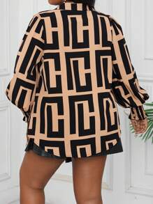 SHEIN Lady Blusas de manga larga con cuello en V elegante y repliegues, de talla grande, en colores vistosos, estilo profesional, para primavera, verano y otoño - Parte superior marrón