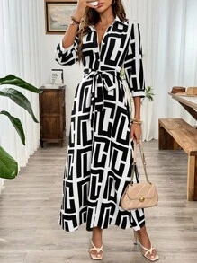 SHEIN Clasi 棕色图案印花 3/4 袖长款纽扣连衣裙 - 黑與白 - 查看 1