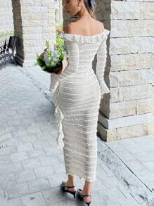 Chiquease 露肩长袖收腰优雅迷人连衣裙